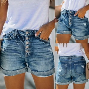 Short en jean taille haute pour femme avec boutonnage et ourlet revers en bleu délavé