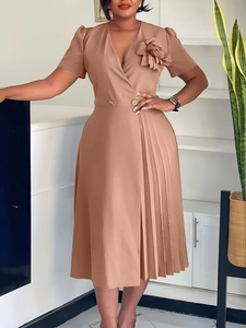 Elegant camel V-neck pleated midi dress with short sleeves and floral applique detail