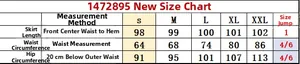 Size guide for women's loose casual maxi skirt showing waist and hip measurements in cm