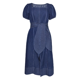 Modisches Denim-Midikleid mit Puffärmeln, Karree-Ausschnitt und Fransen-Patchwork-Detail