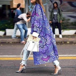 Lange paarse jas met mandala paisley-print, dubbele knopen en een losse, elegante pasvorm