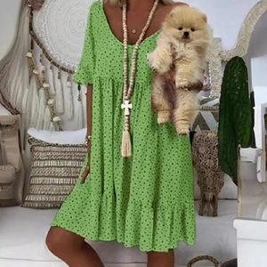 Vestido de verano verde de lunares manga corta cuello en V y falda a capas