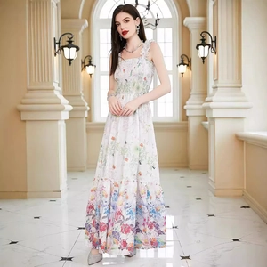 Elegantes ärmelloses Maxikleid mit Blumendruck und Rüschenträgern für den Sommerurlaub