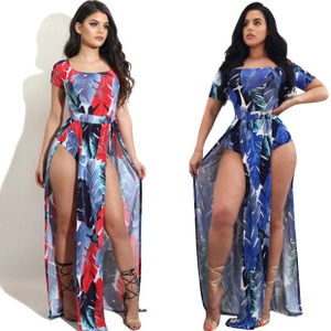 Vue détaillée de la robe longue à imprimé palmier tropical avec fentes et base body