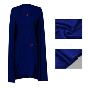 Blazer cape bleu foncé pour femme avec manches fendues et design élégant à l'avant ouvert