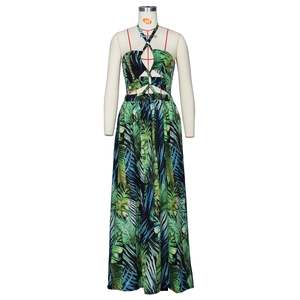 Robe longue dos nu avec imprimé feuilles de palmier tropicales et détails ajourés devant