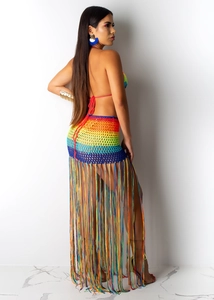 Vue détaillée des textures en crochet faites main et du design avec de longues franges