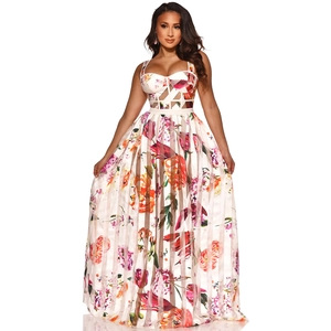 Robe longue fleurie avec bustier corset et jupe rayée transparente pour les vacances d'été