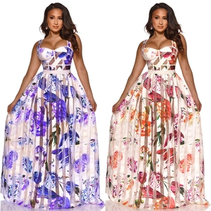 Robe longue fleurie avec bustier corset ajouré et jupe longue plissée transparente