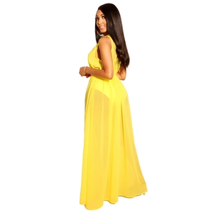 Détail d'une robe longue sans manches jaune vif avec jupe en mousseline transparente