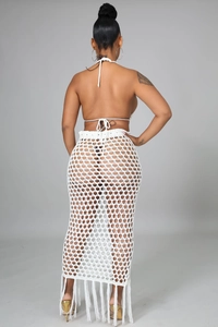 Vue arrière d'un ensemble deux pièces en maille crochet blanc avec maille ajourée et franges