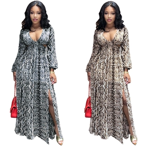 Robe longue sexy à imprimé serpent avec manches longues, découpes à la taille et fentes