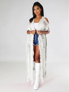 Gilet en maille crème pour femme avec franges bohèmes et détails ajourés usés
