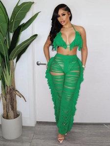 Smaragdgrünes Häkel-Strickset für Damen mit Neckholder-Top und Quasten-Hose