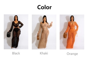 Détail de la robe de plage au crochet avec découpes à la taille et anneaux en métal