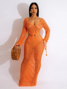 Robe longue sexy en crochet orange avec col en V profond et découpes à la taille pour plage