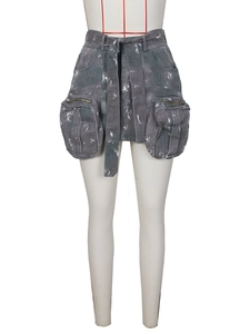 Jupe cargo grise vintage camouflage avec poches zippées et ceinture en denim assortie