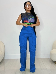 Pantalon cargo bleu à taille haute pour femme avec plusieurs poches et coupe large