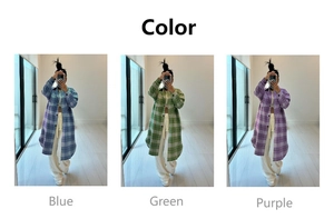 Vista de opciones de color para chaqueta de cuadros de mujer en azul verde y púrpura