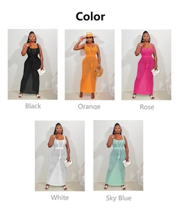 Détails présentant cinq options de couleurs de cette robe de plage longue au crochet