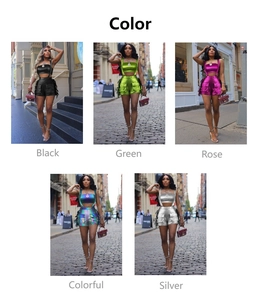 Détails de l'ensemble top court et short métallisé en noir, vert, rose et argenté