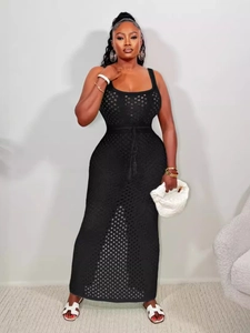 Robe de plage longue en maille noire sans manches avec cordon de serrage et fente