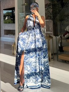 Robe longue sans manches bleue et blanche Toile de Jouy avec fente haute et bandeau