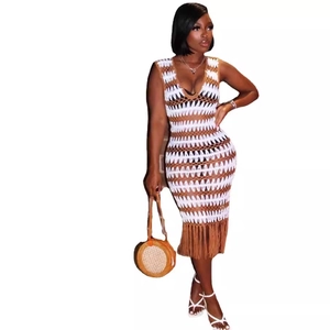 Robe de plage sexy au crochet pour femme avec motifs de vagues et ourlet à franges