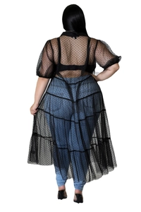 Rückansicht von Plus-Size-Tunika aus schwarzem Netzstoff mit Punkten und Stufenrock