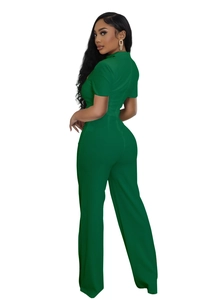 Vue détaillée de dos et de profil d'une élégante combinaison pantalon vert foncé à manches