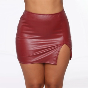 Mini-jupe en cuir PU bordeaux à taille haute avec fente latérale sexy et coupe moulante