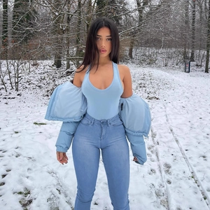 Jean en Denim Slim Fit à Taille Haute pour Femmes Pantalon Crayon Extensible en Coton Lavé Remonte-fesses Streetwear