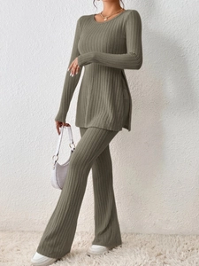 Ensemble en tricot côtelé vert olive pour femme avec haut fendu et pantalon long