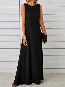 Elegant black sleeveless maxi dress with a round neck and high elasticity for women