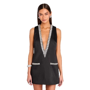 Vestido corto negro sin mangas con cuello en V y adornos de pedrería plateada en bolsillos
