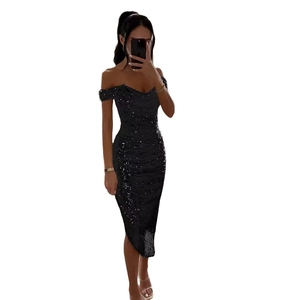 Funkelndes schwarzes Pailletten-Midi-Kleid mit schulterfreiem Design für Damen