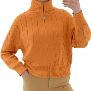 Gilet en maille torsadée orange vif pour femme avec fermeture éclair et col montant