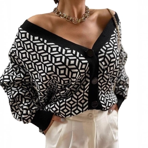 Women's V-neck cardigan with black and white 3D geometric argyle knit pattern