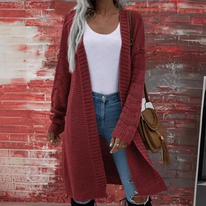 Cardigan lungo in maglia bordeaux con frontale aperto e motivi a trecce testurizzati