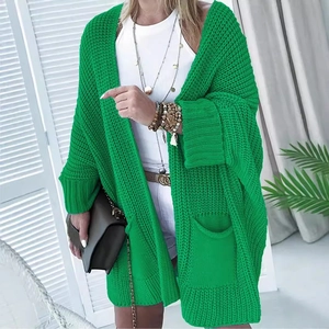 Damen Strickjacke in leuchtendem Grün, oversized und lang geschnitten mit Taschen