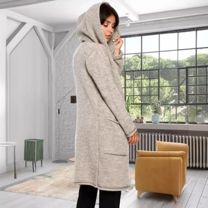 Loose fit light grey hooded knit cardigan with deep side pockets for women
