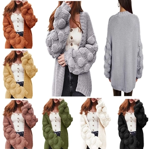 Gilet long femme en maille à pompons disponible en sept couleurs, coupe décontractée