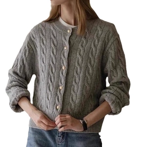 Classic cable knit cardigan in grey with round neck and round metal buttons
