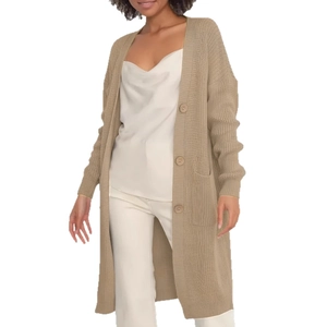 Long khaki knit cardigan with buttons and pockets for a relaxed autumn and winter look