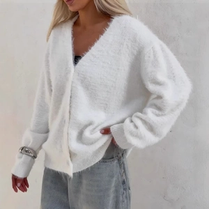 Elegante cardigan bianco in finta pelliccia con scollo a V e maniche lunghe vestibilità comoda