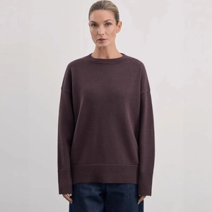 Women's loose crewneck long sleeve knit sweater in dark coffee brown for autumn winter