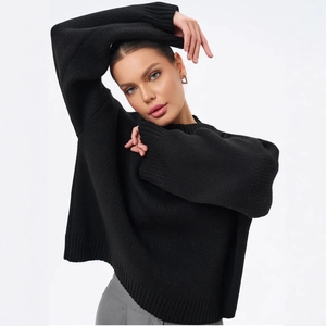 Oversize Damenstrickpullover in Schwarz mit Rundhalsausschnitt und Rippbündchen für Herbst