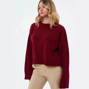 Burgunderroter Damen-Strickpullover mit Rundhalsausschnitt und Rippbündchen