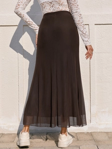 Jupe sirène en tulle marron à taille haute élégante avec double épaisseur et coupe ajustée