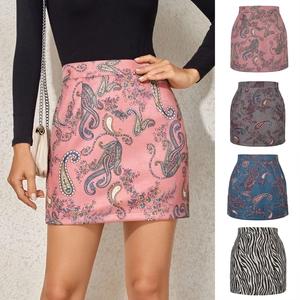 Mini-jupe trapèze pour femmes en daim avec motifs floraux cachemire et imprimés zébrés